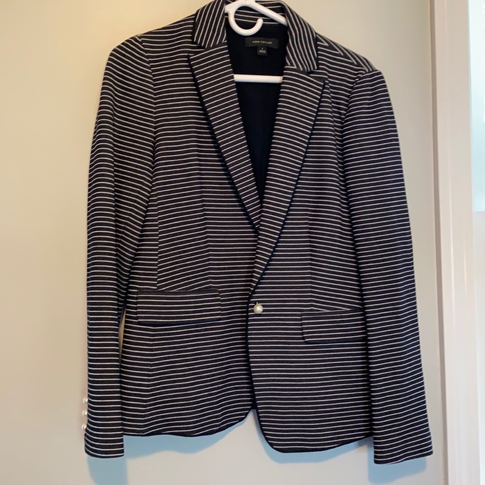 Ann Taylor black and white blazer